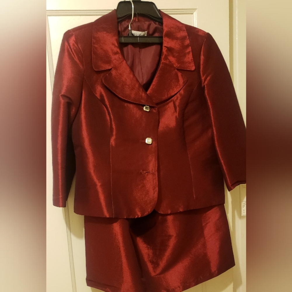 2 piece Womens skirt suit size 12